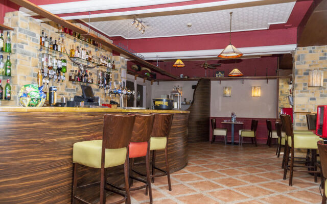 Rowantree Hotel