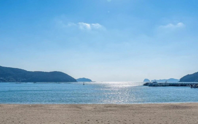 Geojedo Paradise Pension