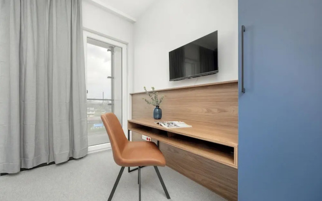 Business Apartment Parking by Renters