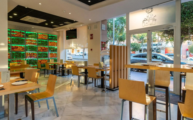 Avenida Hotel Almería
