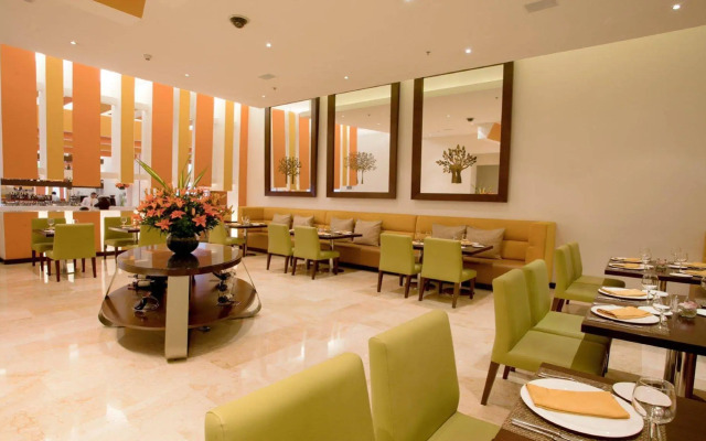 Holiday Inn Bogota Airport by IHG