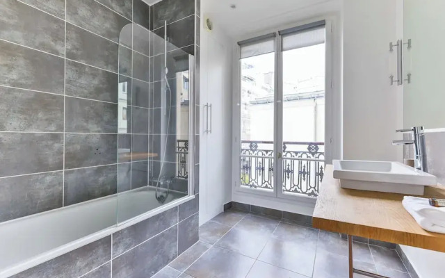 2bdr / 4P Apartment Montmartre/moulin Rouge