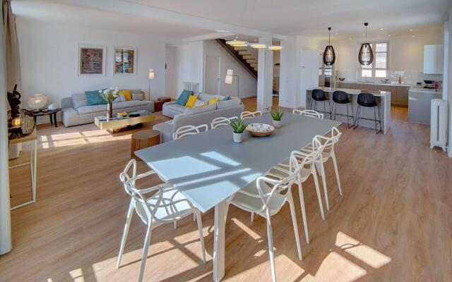 IMMOGROOM - Magnificent 180m duplex apartment - Parking - Air conditioning