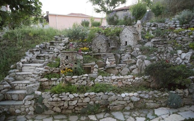 Studio Apartment with garden