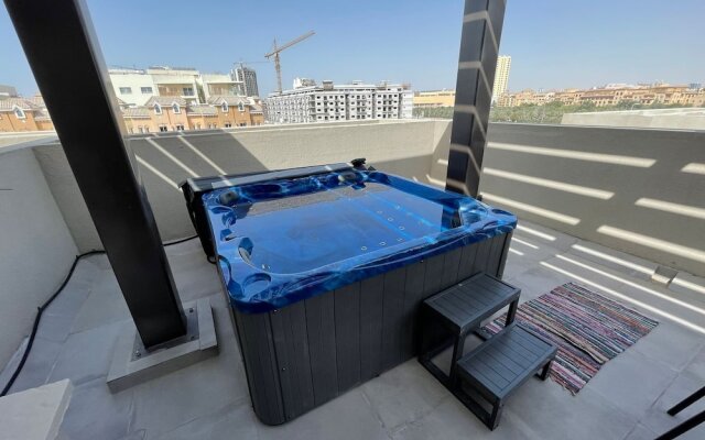 Best Townhouse On Jcv 4 Bedrooms With Jacuzzi
