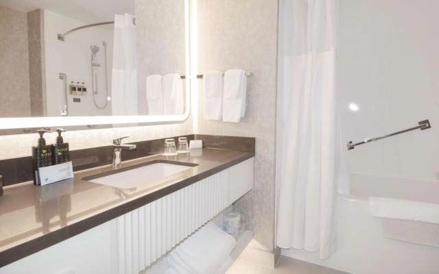 Coast Victoria Hotel & Marina by APA