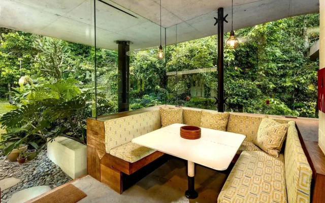 The Planchonella House - Eco Stay de Luxe