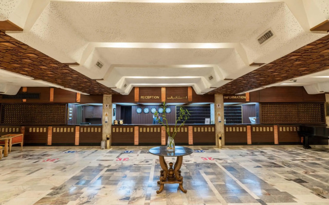 Aracan Eatabe Luxor Hotel