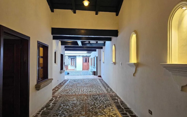 Cozy Colonial Style Azotea Apartments