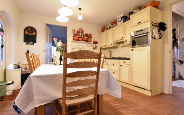 Spacious holiday farm in Bronckhorst with private garden