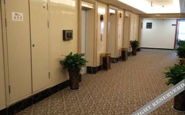 Super 8 Hotel (Ziyang Wanda Plaza)