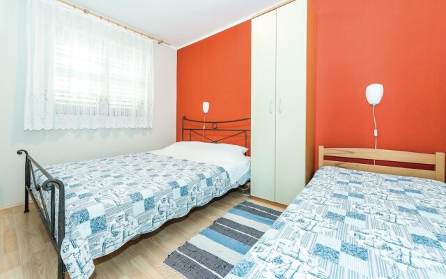 Nice Apartment in Grebastica With 1 Bedrooms and Wifi