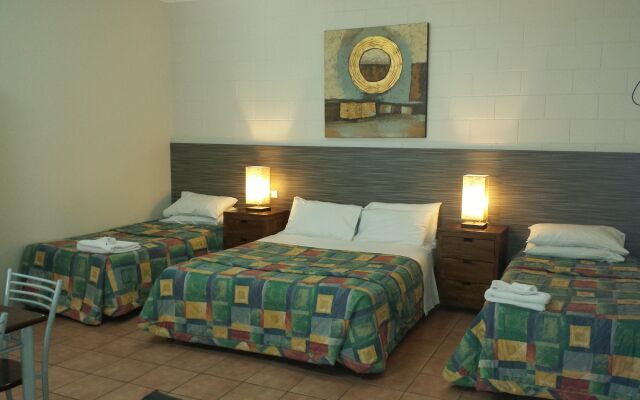 Mid City Motor Inn