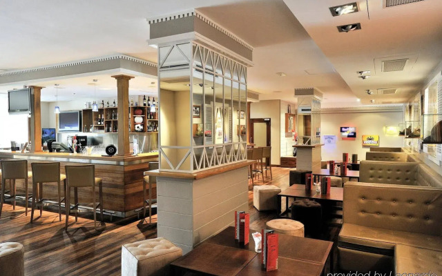 Hennessy Park Hotel