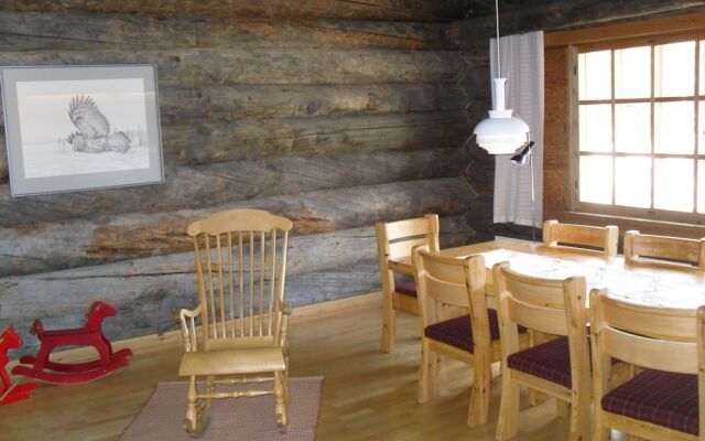 Saarikejo Log Chalet