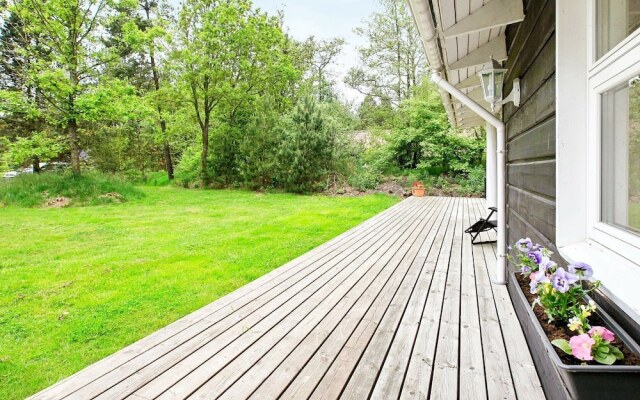 Sprawling Holiday Home With Sauna at Norre Nebel