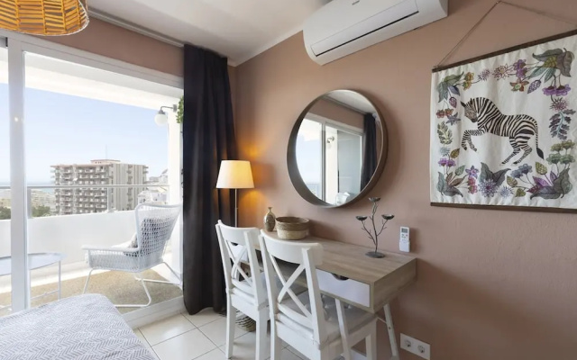 Central Apartment With Seaview Terrace and Pool