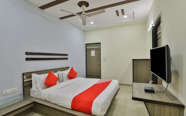 OYO 19003 Flagship Hotel Rudra Mahal
