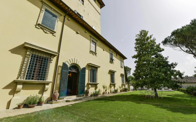 Residenza dEpoca Torre Dei Lari