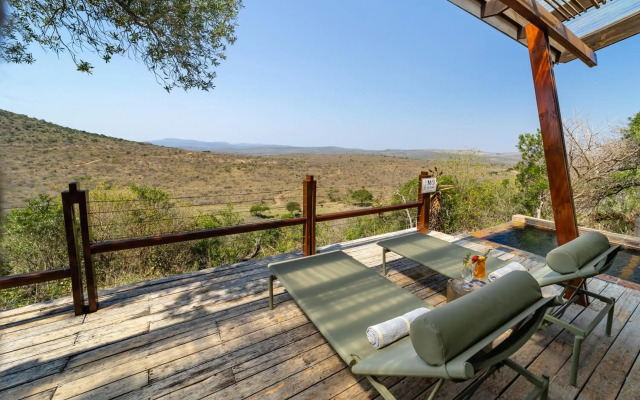 Rhino Ridge Safari Lodge