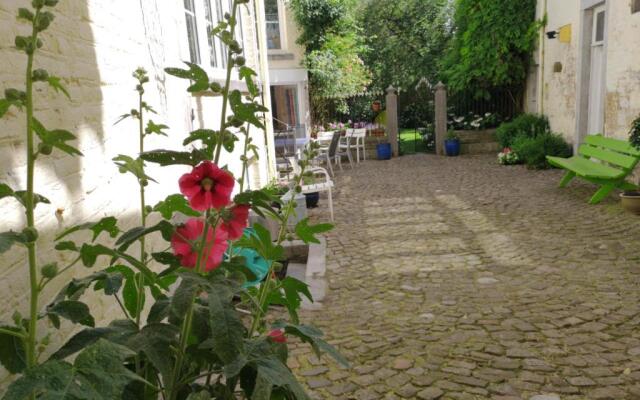 Aux Herbes Folles