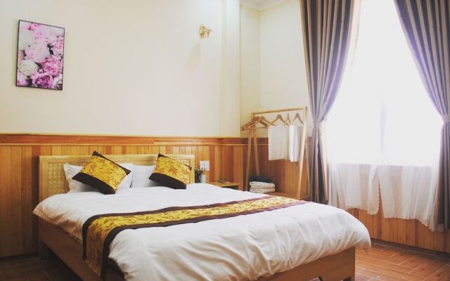 Dinh Nguyen Hotel