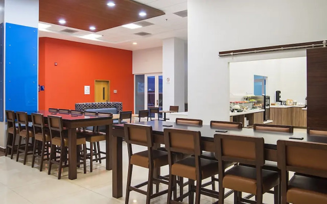 Holiday Inn Express Manzanillo