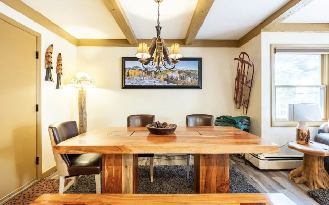 Longbranch by Pinnacle Lodging