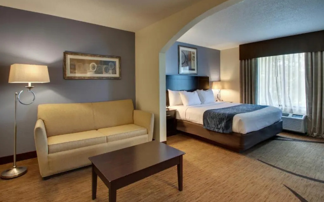 Greenfield Inn & Suites Owensboro, KY Airport
