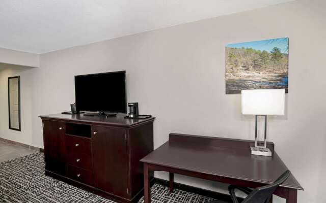 La Quinta Inn & Suites by Wyndham Cookeville