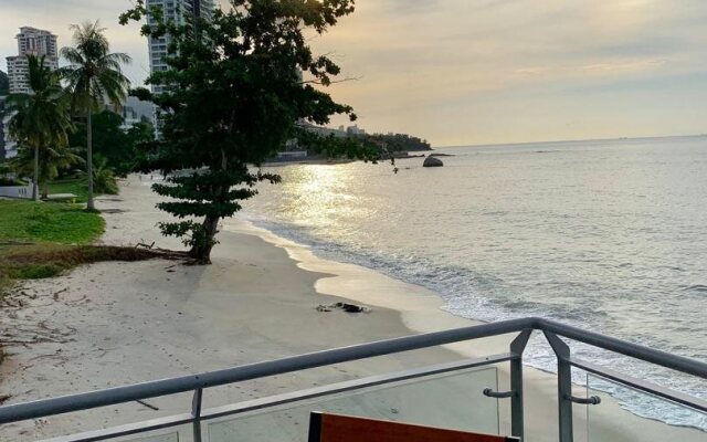 Hompton by the Beach Penang