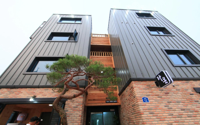 Boryeong Raon Pension