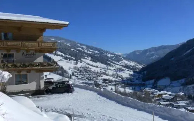 AlpenHit Saalbach