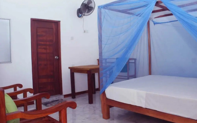 Thirasara Holiday Inn