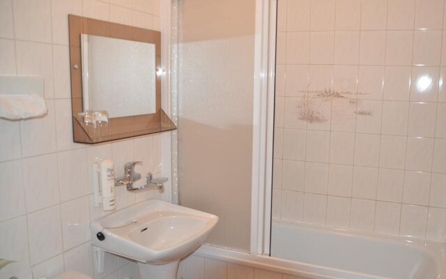 Hotel Labut