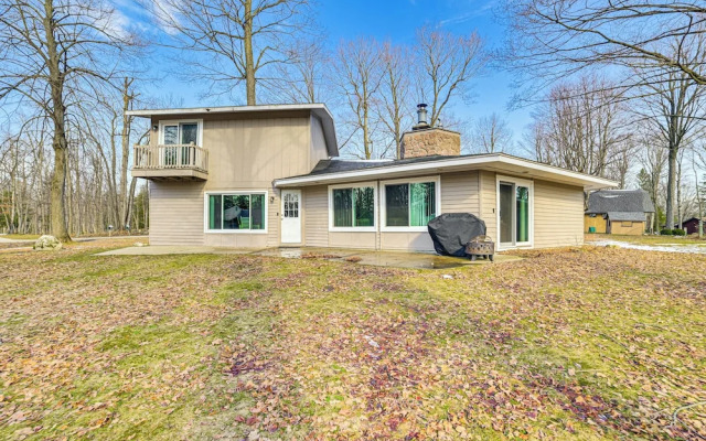 Close to 3 Ski Areas: Michigan Family Retreat!