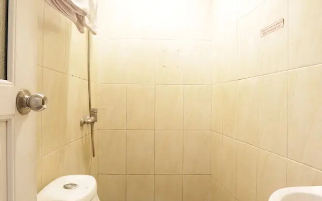 OYO 188 Nely Murni Residence