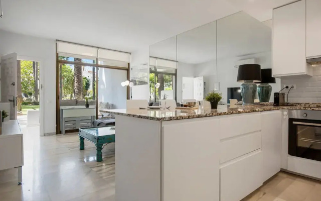 La Alcazaba Sleek Apartment in Marbella - Ref M48