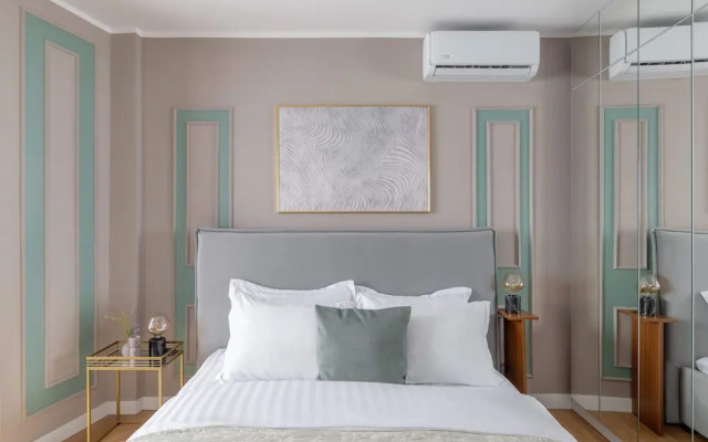 HOLT’s Sublime Minty Green 1BR on the Park
