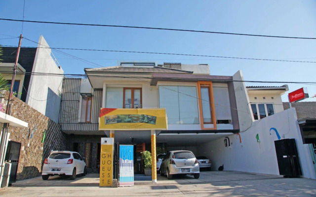 RedDoorz Near Ciputra World