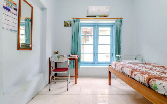 Bahagia Sederhana Home Stay - Hostel by ZUZU