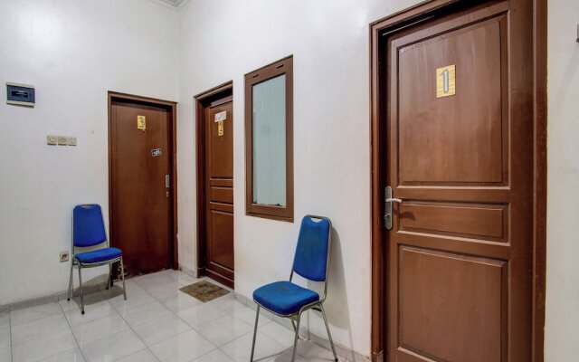 Super OYO 92511 Griya Dias  Syariah