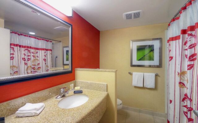 Courtyard by Marriott Medford Airport