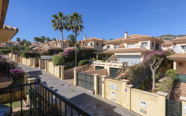 Villa Riviera in Urbanizaci n Riviera Sol
