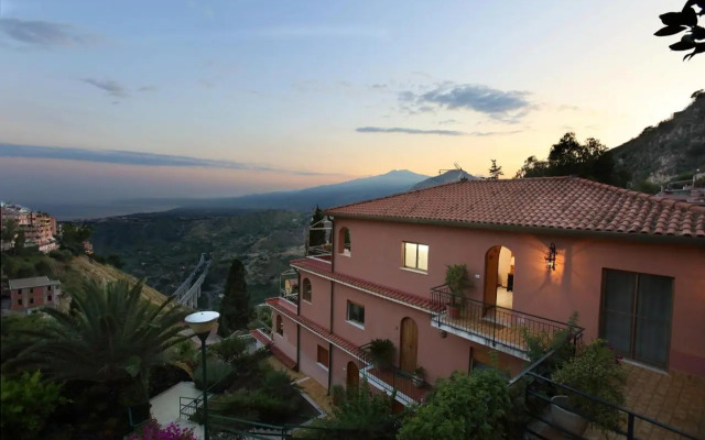 Terrazza Sull'Etna Holidays Apartment