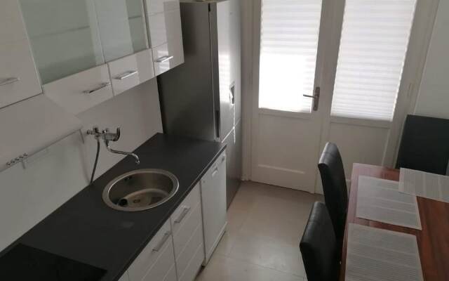Apartment Ema