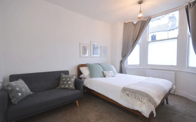 Beautiful Garden Flat near Chelsea