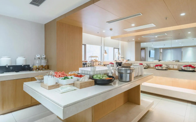Ji Hotel (Shanghai Zhoupu, Wanda Plaza)
