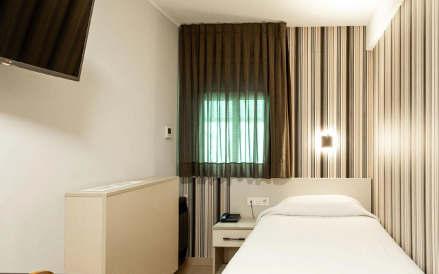 New Hotel Colón