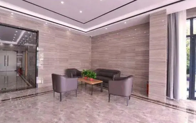 GELI Hotel (Xuzhou Olympic Sports Center)